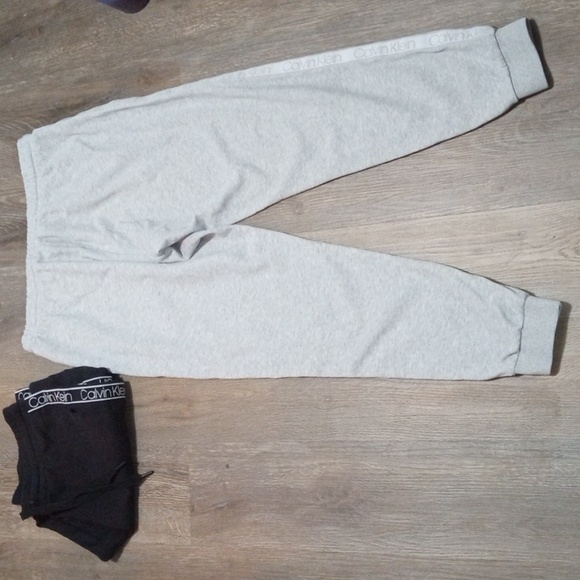 Mens Calvin Klein joggers Large 2 pairs - Picture 5 of 8